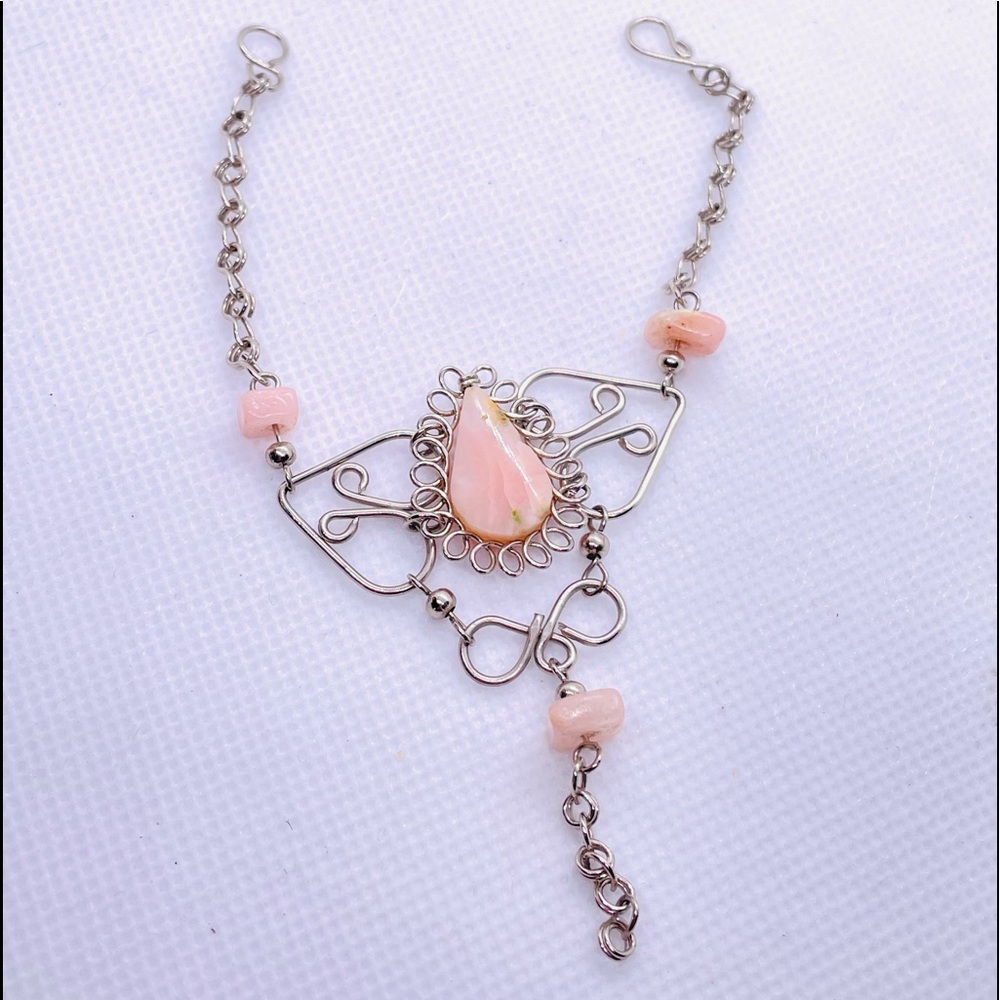 Pretty pink stone/silver tone Boho Vibe 8” wire wrap drop charm bracelet